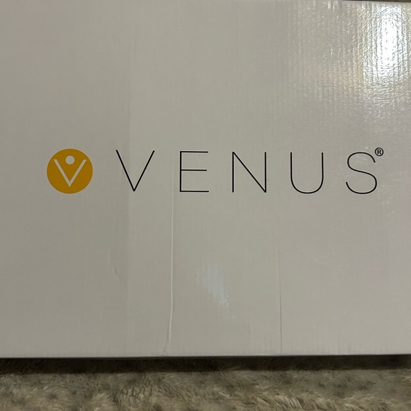 Elegant Cream Croc-Embossed Knee-High Boots, western inspired - Picture 5 of 6